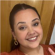 Maestra titulada con más de 10 años de experiencia dando clases de repaso y 2 cursos trabajados en centros escolares.